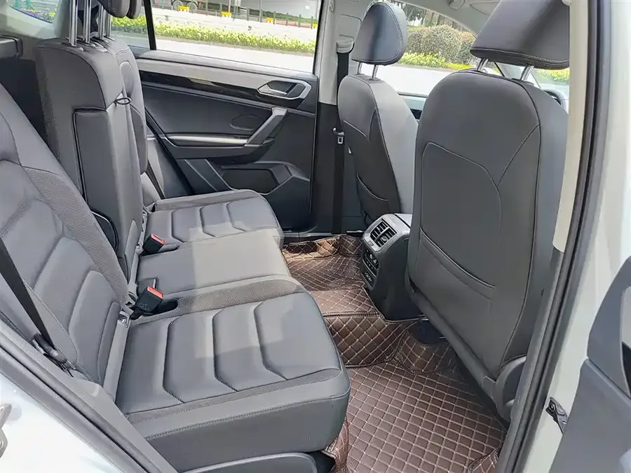 Volkswagen Tayron Tanyue 2021 280TSI 2WD Luxury Smart Edition 2022 — миниатюра 5