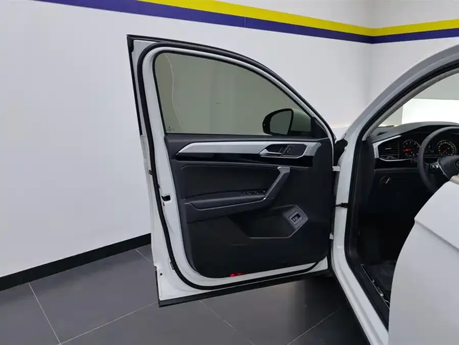 Volkswagen Tayron Tanyue 2021 330TSI 2WD Luxury Smart Edition 2022 — миниатюра 4