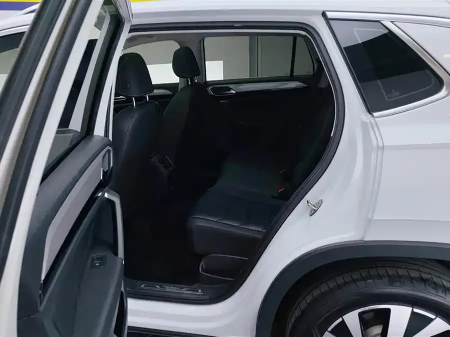 Volkswagen Tayron Tanyue 2021 330TSI 2WD Luxury Smart Edition 2022 — миниатюра 5