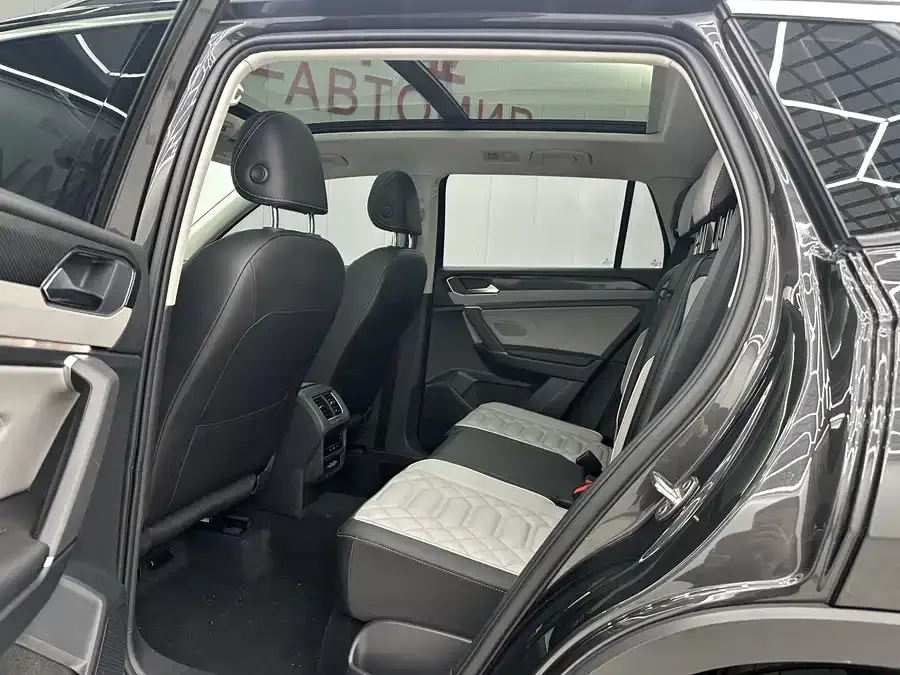 Volkswagen Tayron Tanyue 2023 280TSI 2WD Luxury Plus Advanced Edition 2023 — миниатюра 2