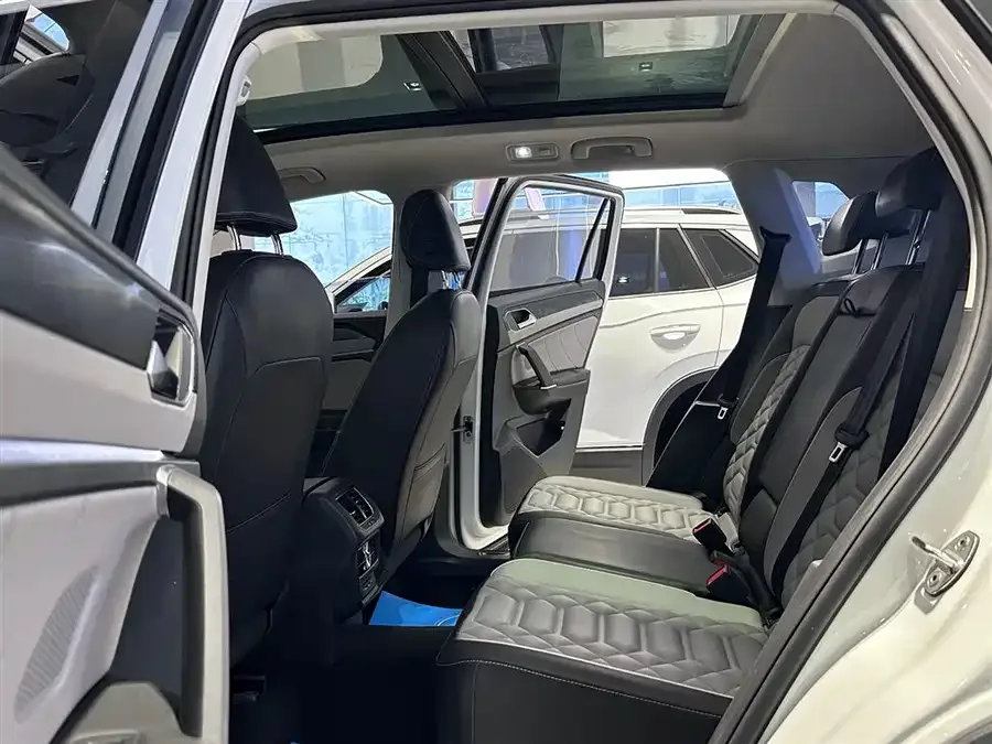 Volkswagen Tayron Tanyue 2023 300TSI 2WD Luxury Plus Advanced Edition 2023 — миниатюра 2