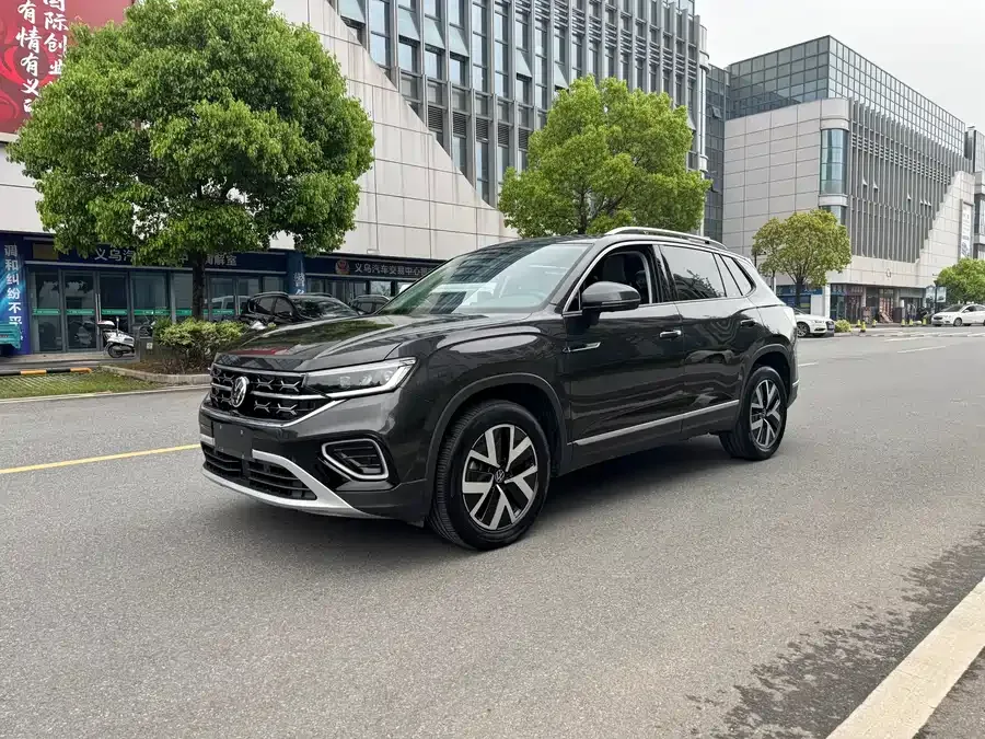 Volkswagen Tayron Tanyue 2023 330TSI 2WD Luxury Plus Advanced Edition 2024 — фото 1, купить с доставкой в Москву