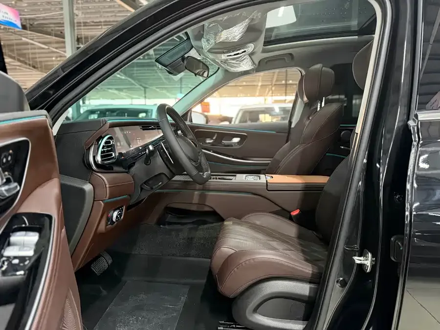 Exeed VX Xingtu Lanyue 2025 400T 4WD Star Edition 7-seater 2025 — миниатюра 4