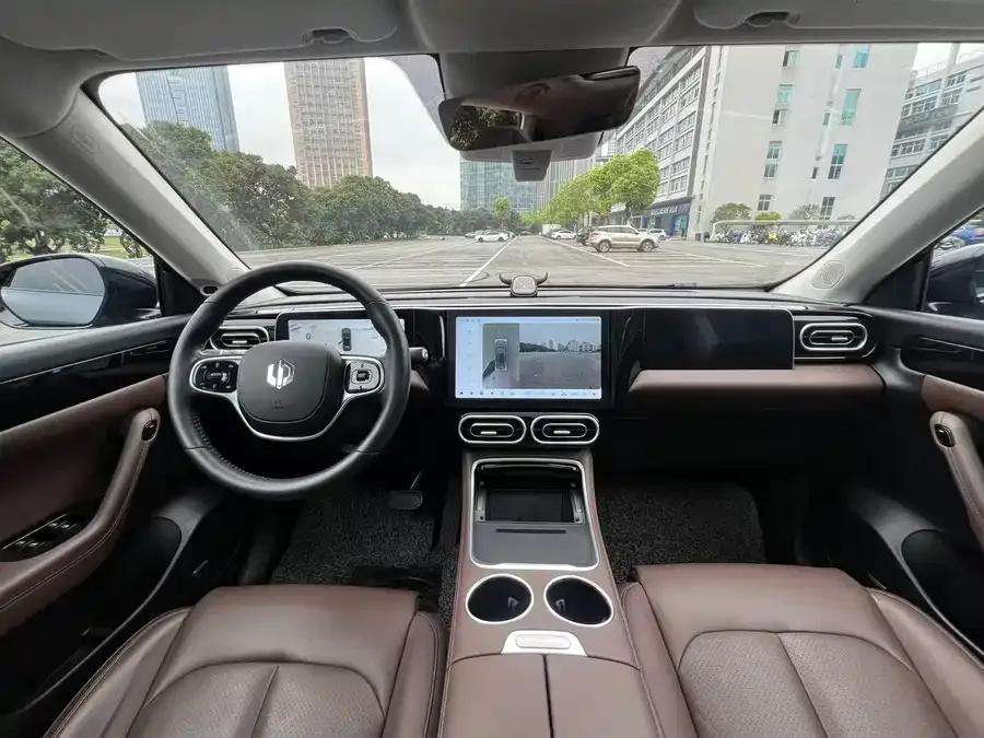Leapmotor C11 Leapmotor C11 2023 Extended Range 200 Comfort Edition 2024 — миниатюра 2
