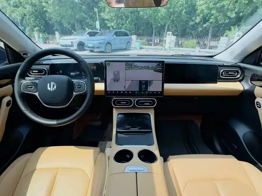 Leapmotor C11 Leapmotor C11 2024 Pure Electric 515 Smart Edition 2025 — миниатюра 4