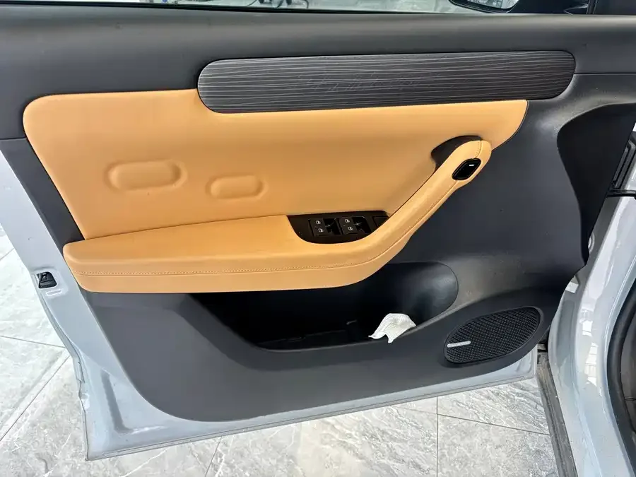 Leapmotor C11 Leapmotor C11 2024 Pure Electric 580 Premium Edition 2024 — миниатюра 2