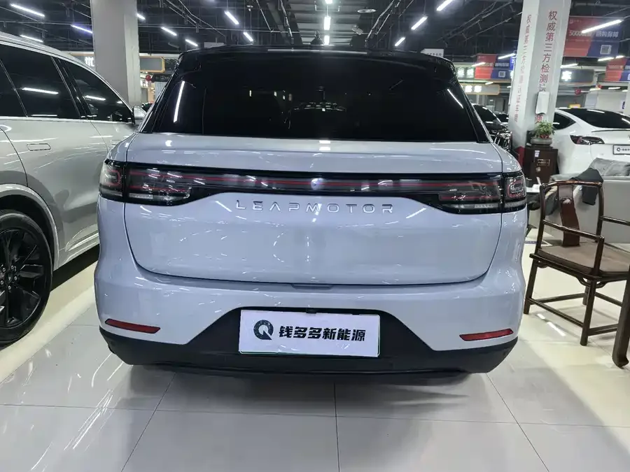 Leapmotor C11 Leapmotor C11 2024 Extended Range 300 Premium Edition 2025 — миниатюра 5