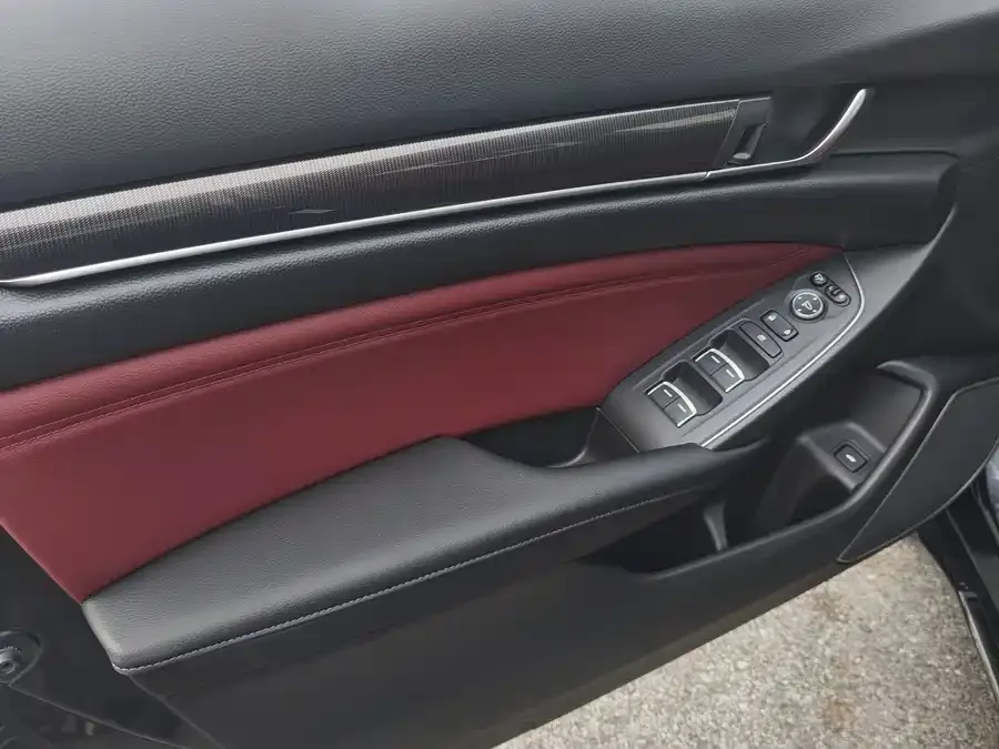 Honda Accord 2022 Accord 260TURBO Fantasy Night Premium Edition 2023 — миниатюра 5