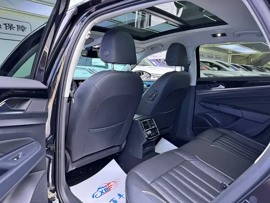 Volkswagen Passat Passat 2023 330TSI Star Elite Edition 2023 — миниатюра 4