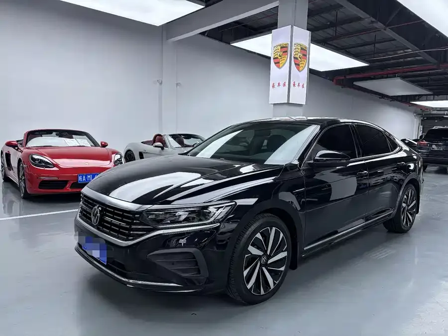 Volkswagen Passat Passat 2024 380TSI Deluxe Edition 2024 — фото 1, купить с доставкой в Москву