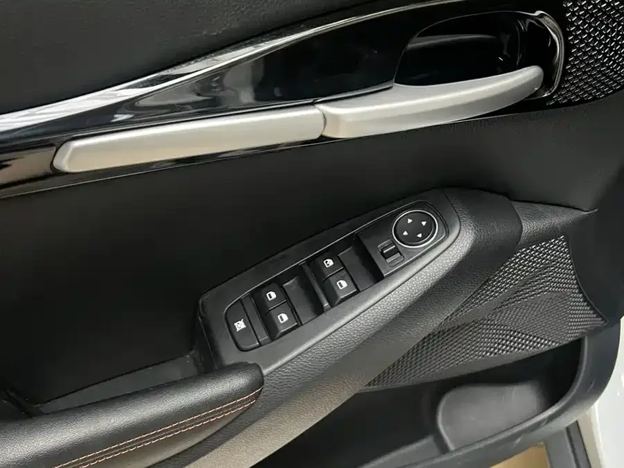 Kia Cyrus (Seltos) 2023 Certus 1.5L CVT Luxury Edition 2023 — миниатюра 4