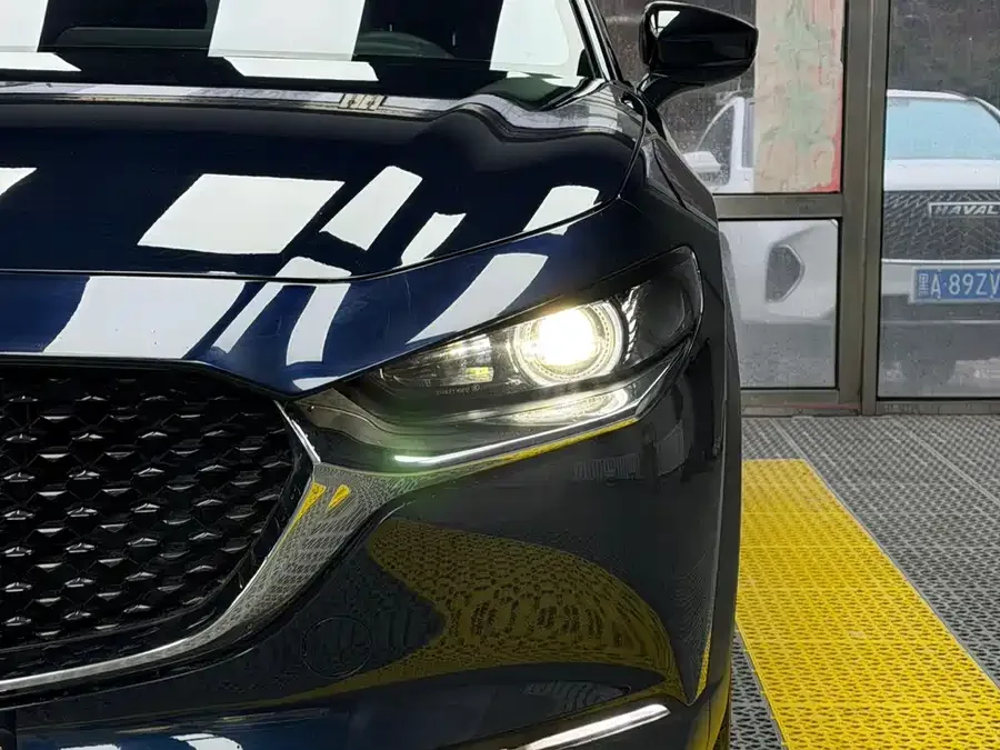Mazda CX-30 2022 2.0L Automatic Obsidian Edition 2023 — миниатюра 4