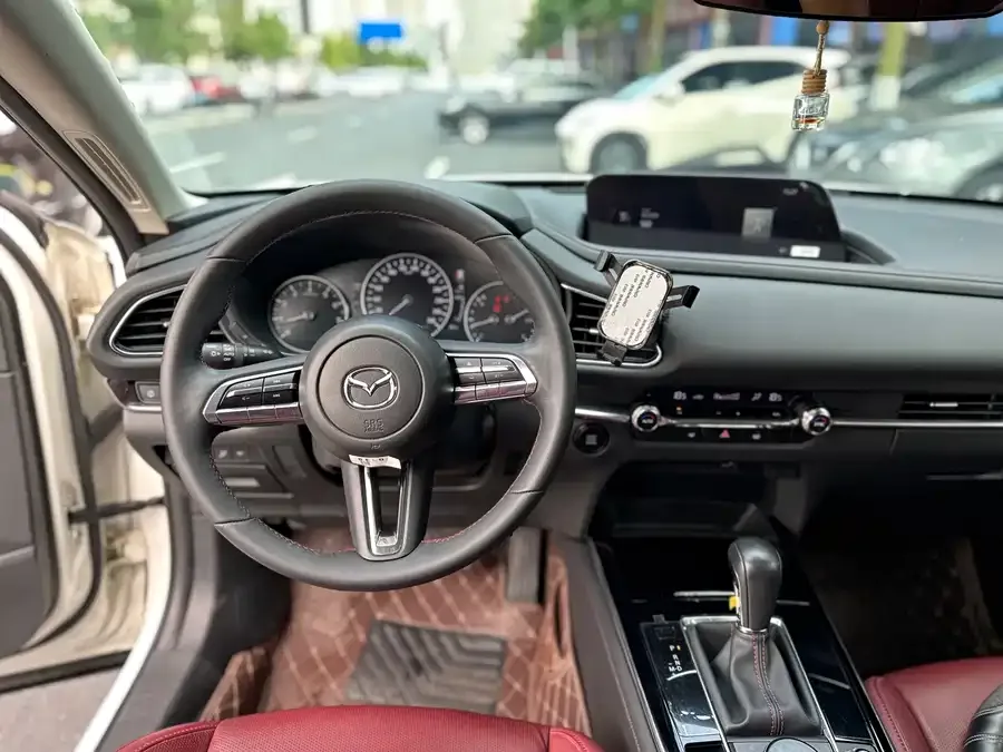 Mazda CX-30 2022 2.0L Automatic Obsidian Edition 2024 — миниатюра 4