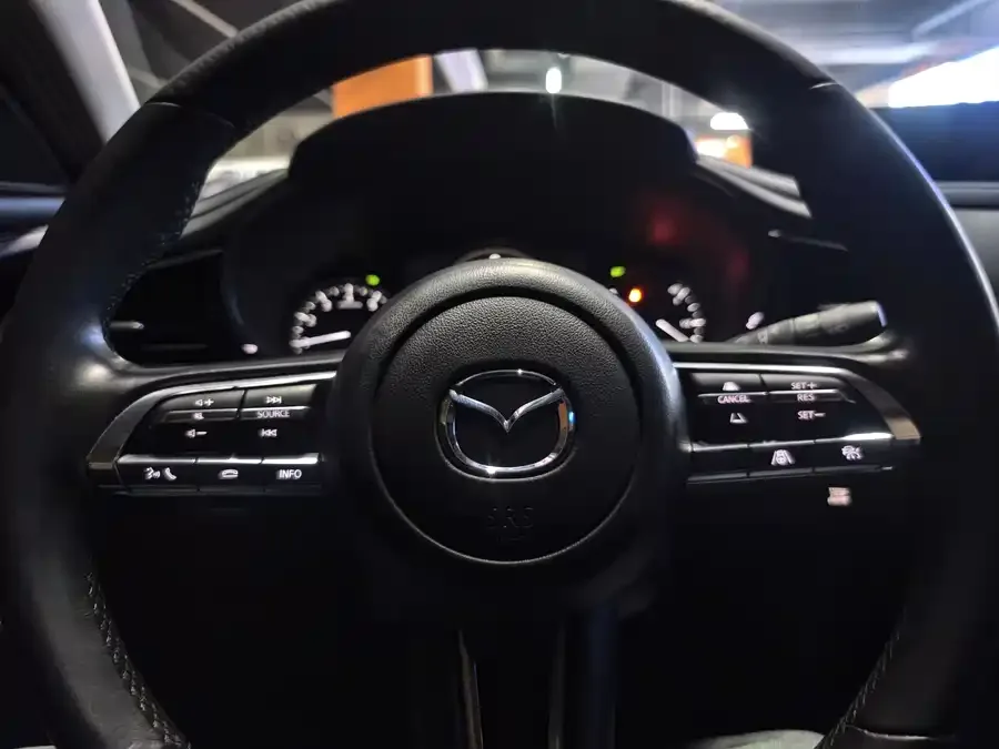 Mazda CX-30 2022 2.0L Automatic Elegance Edition 2023 — миниатюра 3