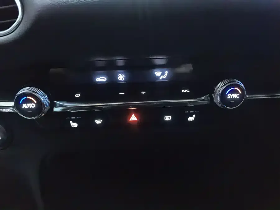 Mazda CX-30 2022 2.0L Automatic Elegance Edition 2023 — миниатюра 4