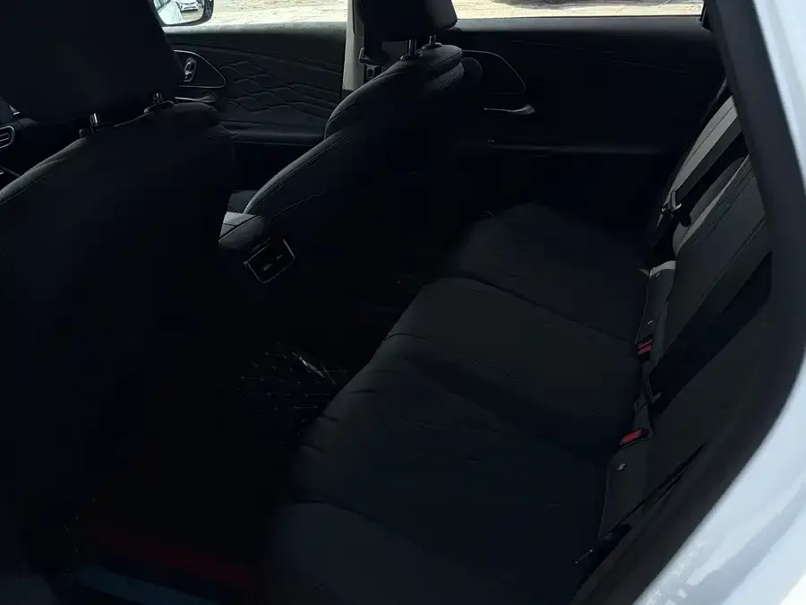 Chery Arrizo 8 PRO Chery Arrizo 8 PRO 2025 1.6T DCT Luxury+ 2024 — миниатюра 2