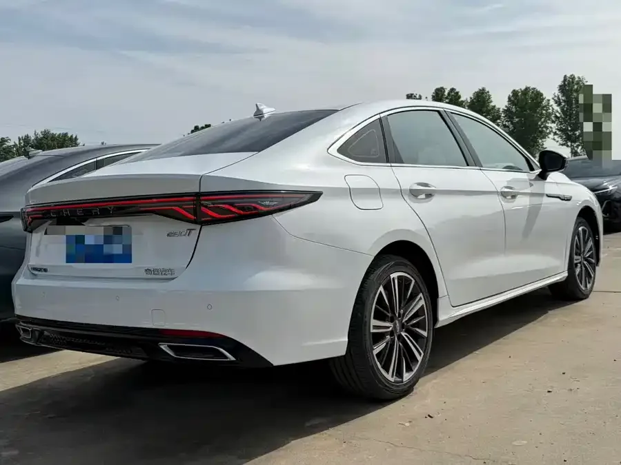 Chery Arrizo 8 PRO Chery Arrizo 8 PRO 2025 1.6T DCT Luxury+ 2024 — миниатюра 3