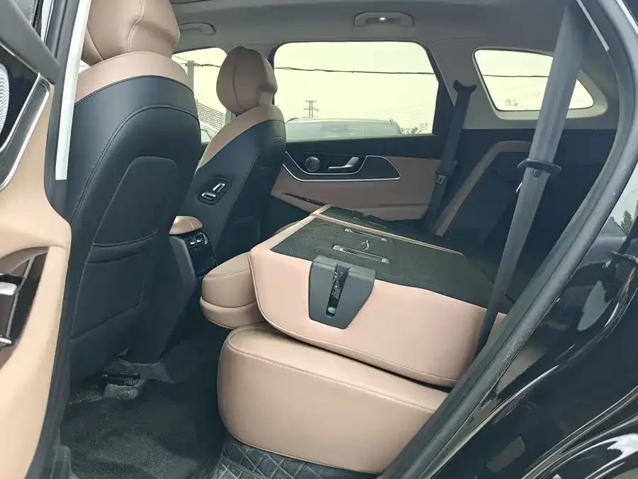 Chery Tiggo 8L Chery Tiggo 8L 2025 2.0T 2WD Changhong Edition 5-seater 2025 — миниатюра 2