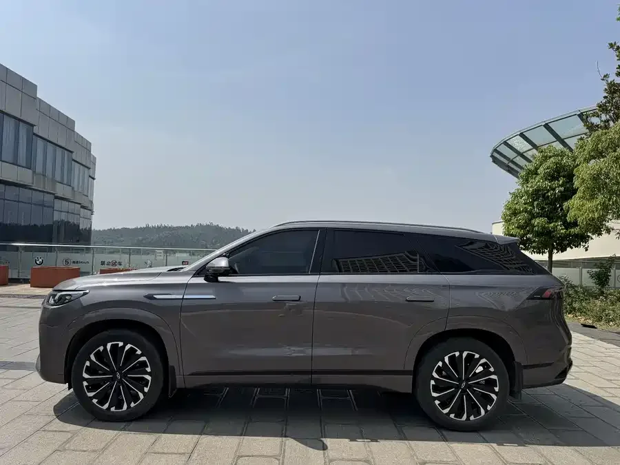 Chery Tiggo 9 Tiggo 9 2023 2.0T Dual Clutch 2WD Luxury Edition 5 Seaters 2023 — миниатюра 4