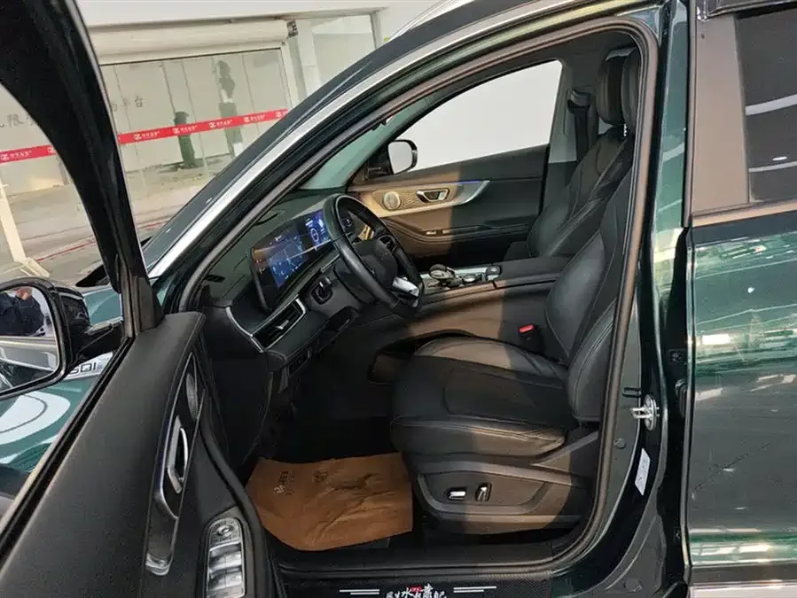 Chery Tiggo 8 PRO Tiggo 8 PRO 2022 290T 2WD Sky Edition 5 Seaters 2023 — миниатюра 3