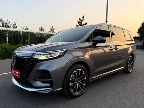 Roewe iMAX8 2022 buy in Moscow
