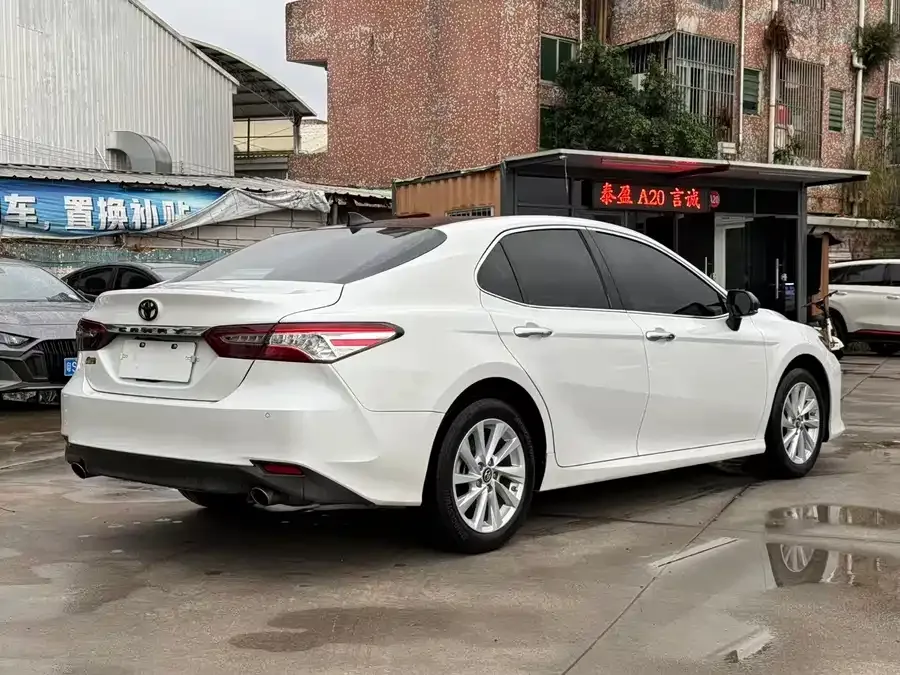 Toyota Camry Camry 2021 2.0G Deluxe Edition 2022 — миниатюра 4