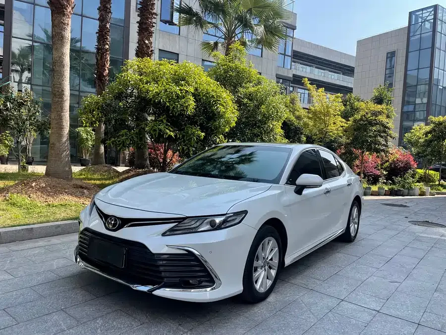 Toyota Camry Camry 2023 2.0G Deluxe Edition 2024 — фото 1, купить с доставкой в Москву