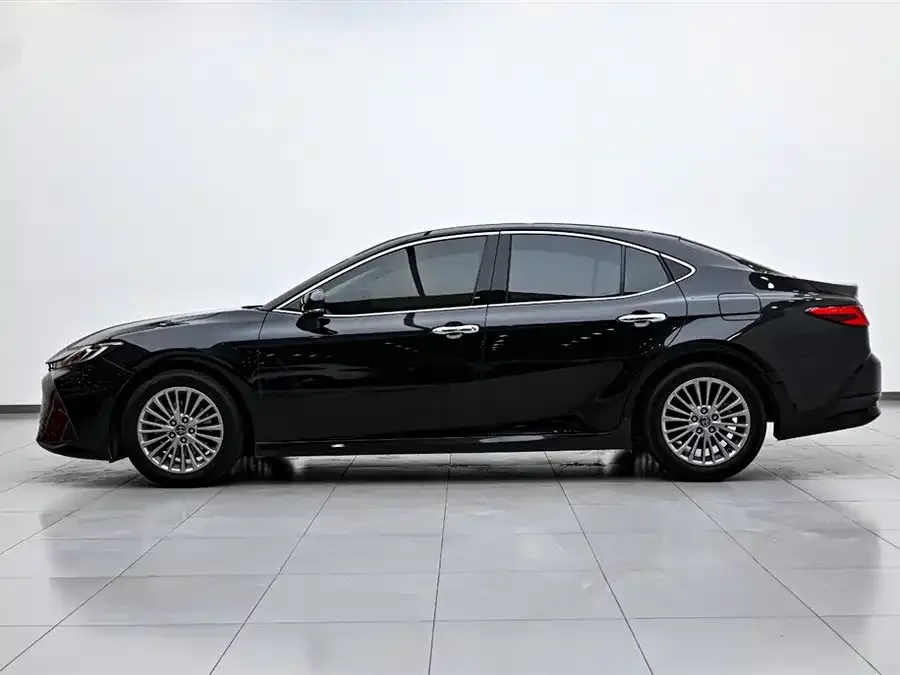 Toyota Camry Camry 2024 2.0G Premium Edition 2024 — миниатюра 2