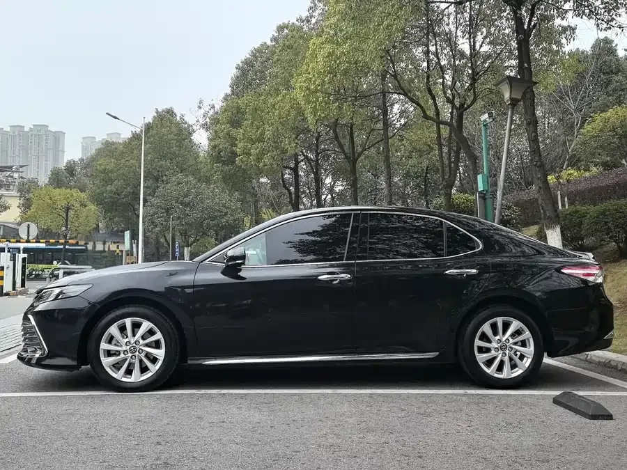 Toyota Camry Camry 2024 2.0GVP Deluxe Edition 2024 — миниатюра 4