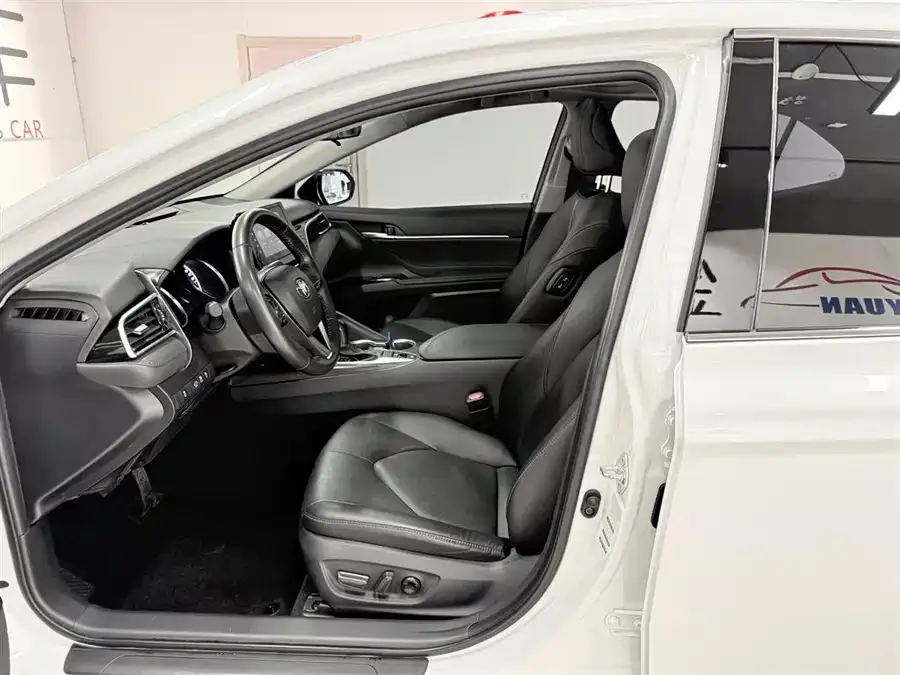 Toyota Camry Camry 2021 2.0G Deluxe Edition 2022 — миниатюра 4