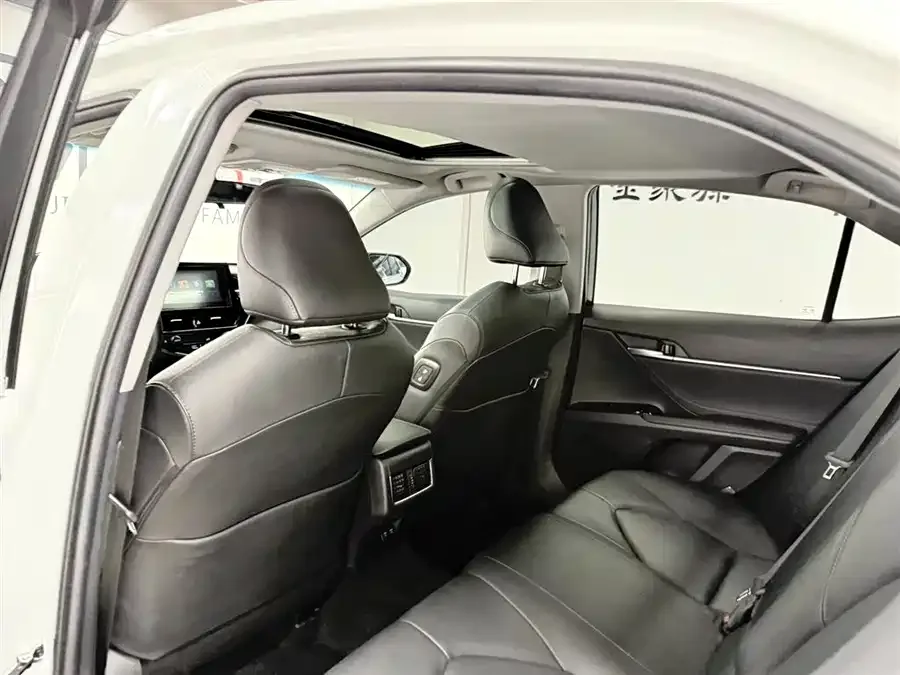 Toyota Camry Camry 2021 2.0G Deluxe Edition 2022 — миниатюра 5