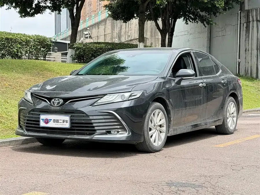Toyota Camry Camry 2021 2.0G Deluxe Edition 2022 — фото 1, купить с доставкой в Москву