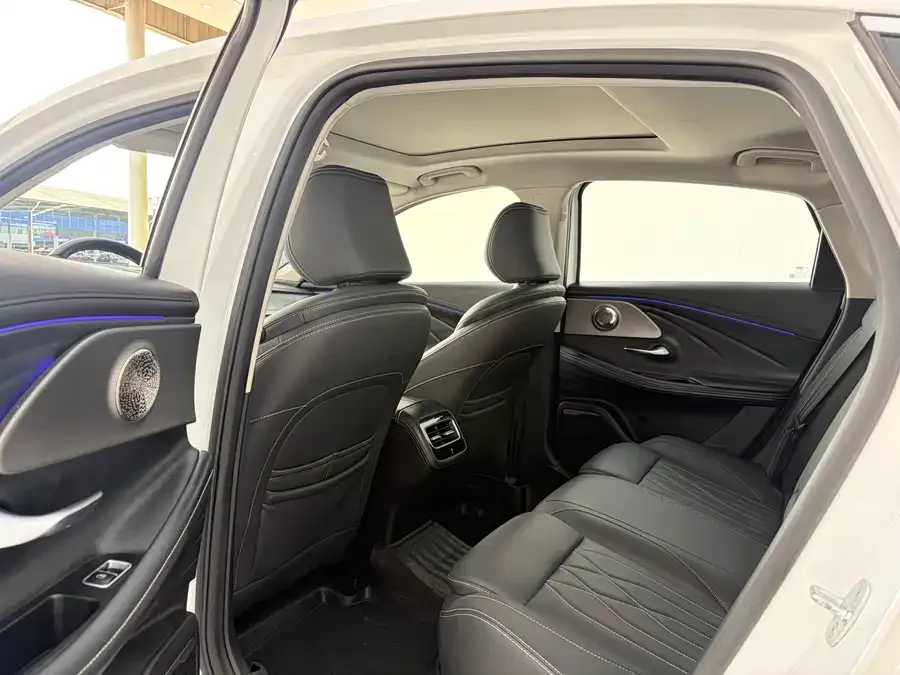 Chery Arrizo 8 Arrizo 8 2024 1.6T DCT Intelligent 2024 — миниатюра 3