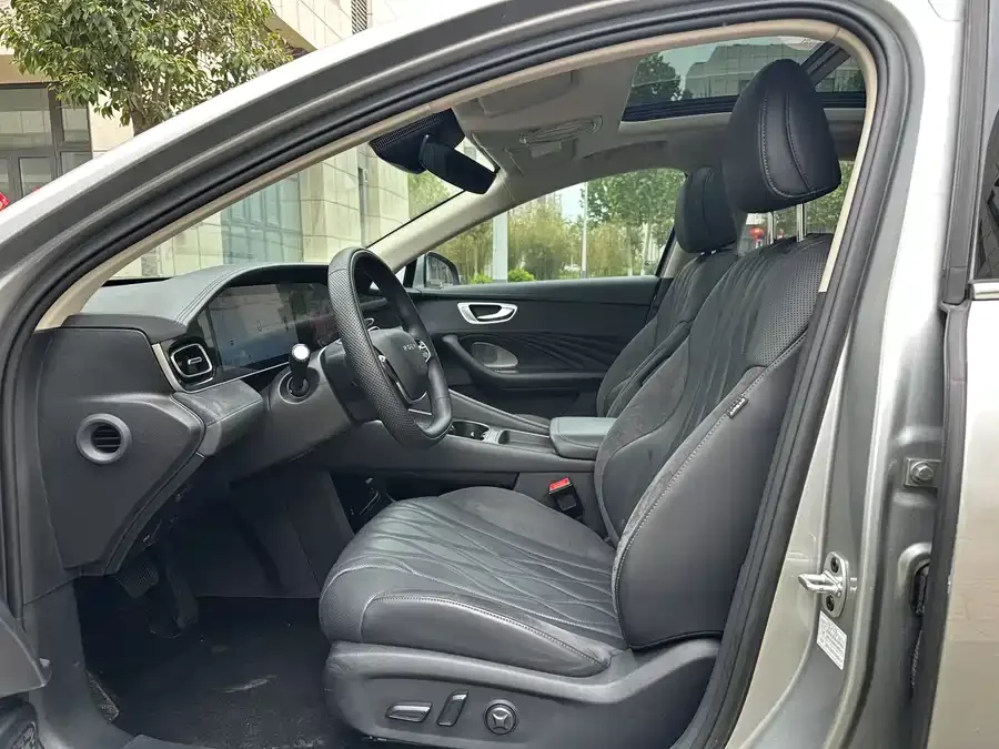 Roewe D7 Roewe D7 2023 DMH 125km Flagship Edition 2023 — миниатюра 4