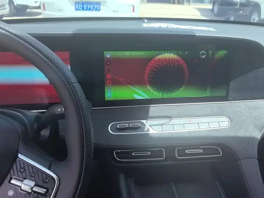 Roewe D7 Roewe D7 2025 DMH 125km World Champion Flagship Edition 2025 — миниатюра 4