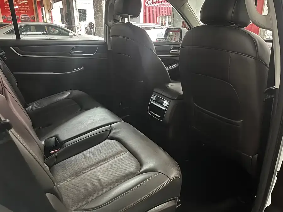 Roewe RX8 Roewe RX8 2019 30T Intelligent Networked Four-wheel Drive Super Supreme Edition 2022 — миниатюра 4