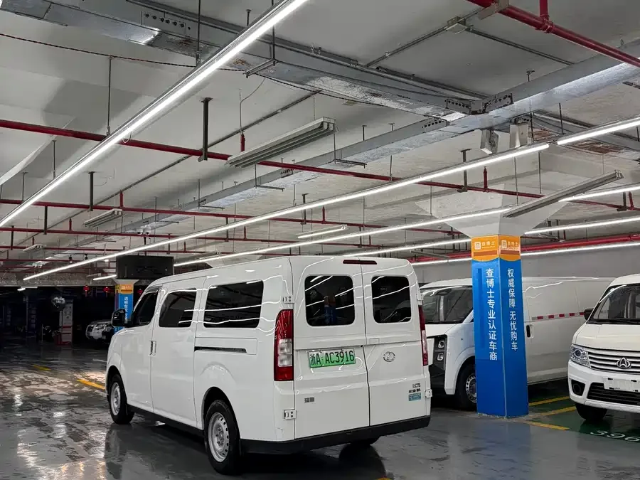 Rich Cars Rich New Energy EC75 Ruichi New Energy EC75 2025 Passenger Smart Supercharging Edition Pioneer Type I 52.16kWh 2025 — миниатюра 2