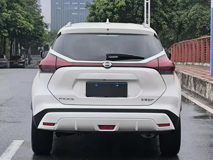 Nissan Kicks Kicks 2022 1.5L CVT XL Fashion Edition 2022 — миниатюра 2