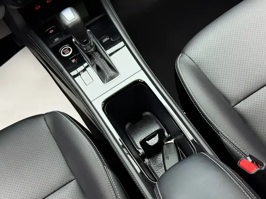 Nissan Kicks 2023 Kicks 1.5L Sport Edition: A luxurious and powerful luxury model 2023 — миниатюра 4