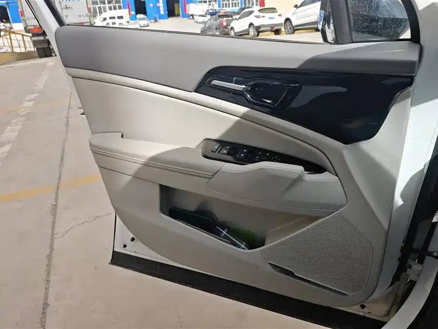 Kia Lion Platinum 2023 Lion Bo Tuojie 1.5T 2WD Premium Edition 2024 — миниатюра 4