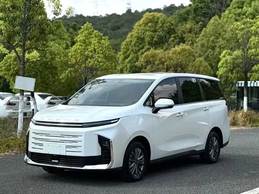 Maxus G50 Plug-in Hybrid 2025 Navigator Edition 2025 — фото 1, купить с доставкой в Москву