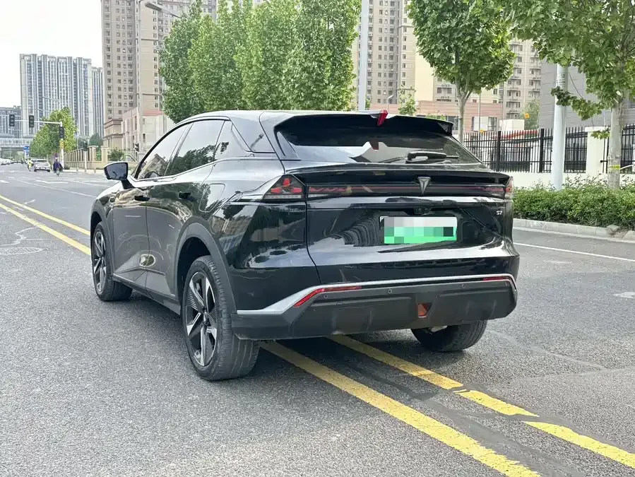Deepal dark blue S07 Dark Blue S07 2024 200Max 2nd Anniversary Black Gold Knight Edition 2024 — миниатюра 3