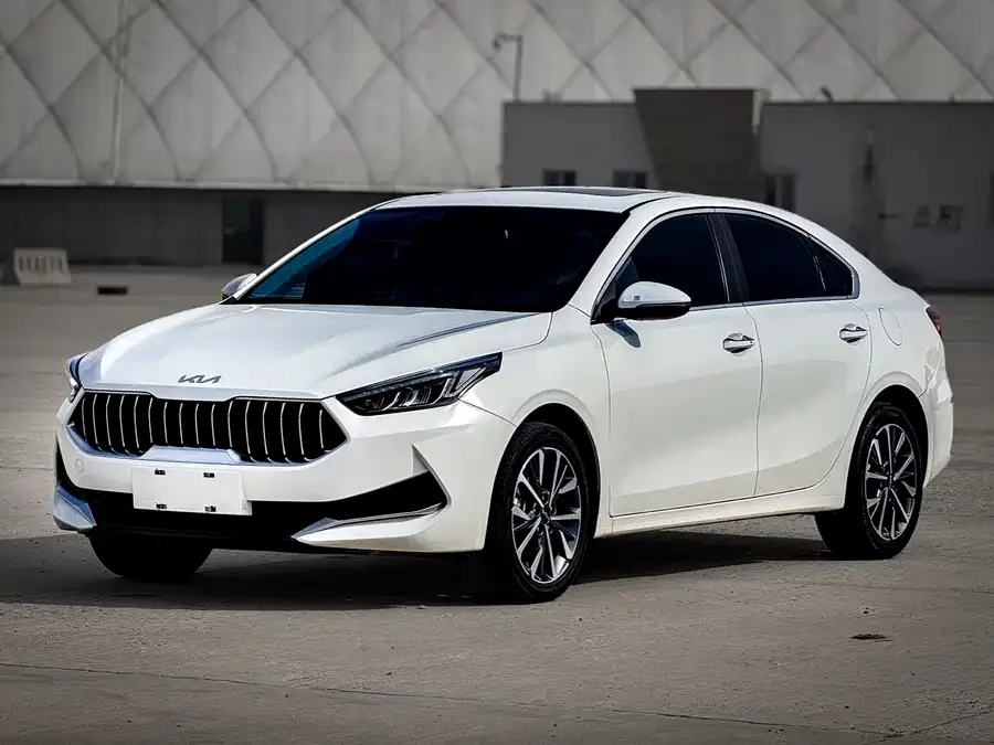 Kia K3 2021 facelift 1.5L CVT fashion version 2022 — фото 1, купить с доставкой в Москву