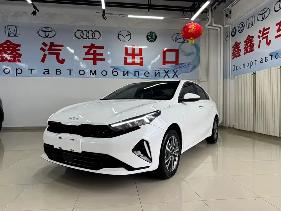Kia K3 2023 1.5L CVT Luxury Edition 2022 — фото 1, купить с доставкой в Москву