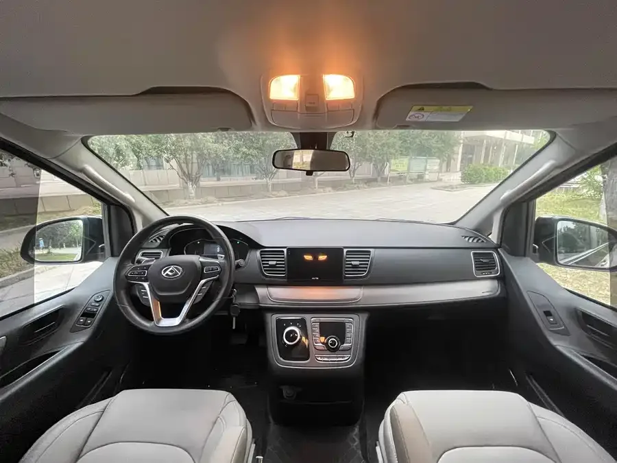 Maxus G10 2022 2.0T Automatic Smart Edition Gasoline 7 Seaters 2022 — миниатюра 2