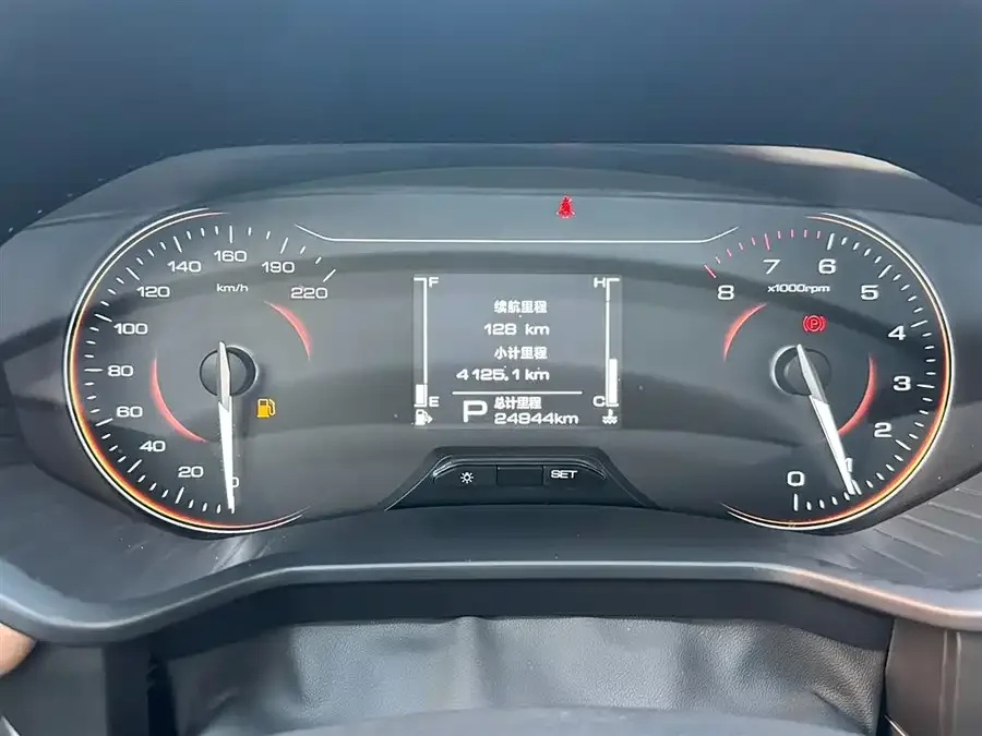 Wuling Jiachen Wuling Jiachen 2022 1.5T CVT exclusive flagship model 2022 — миниатюра 3