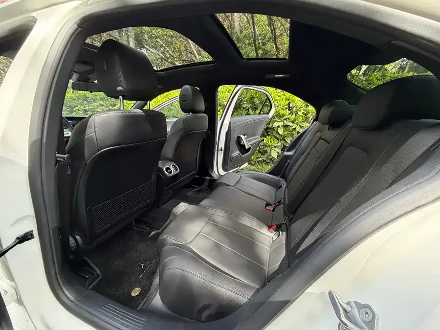 Mercedes-Benz Class A Mercedes-Benz A-Class 2022 Model II A 200 L Sports Sedan Fashion Model 2022 — миниатюра 4