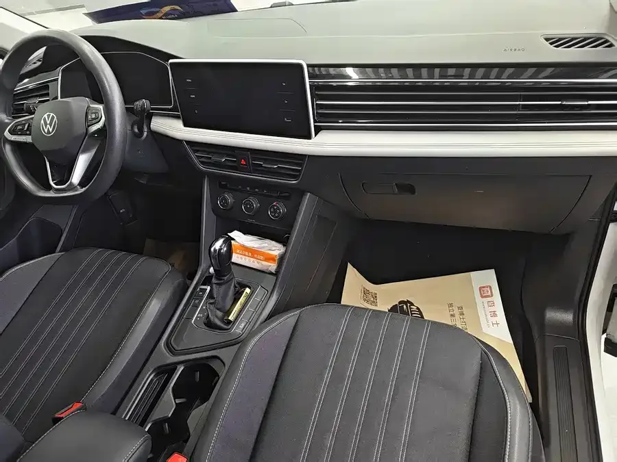 Volkswagen Tiguan L Tiguan L 2022 330TSI Automatic 2WD Comfort Edition 2022 — миниатюра 3