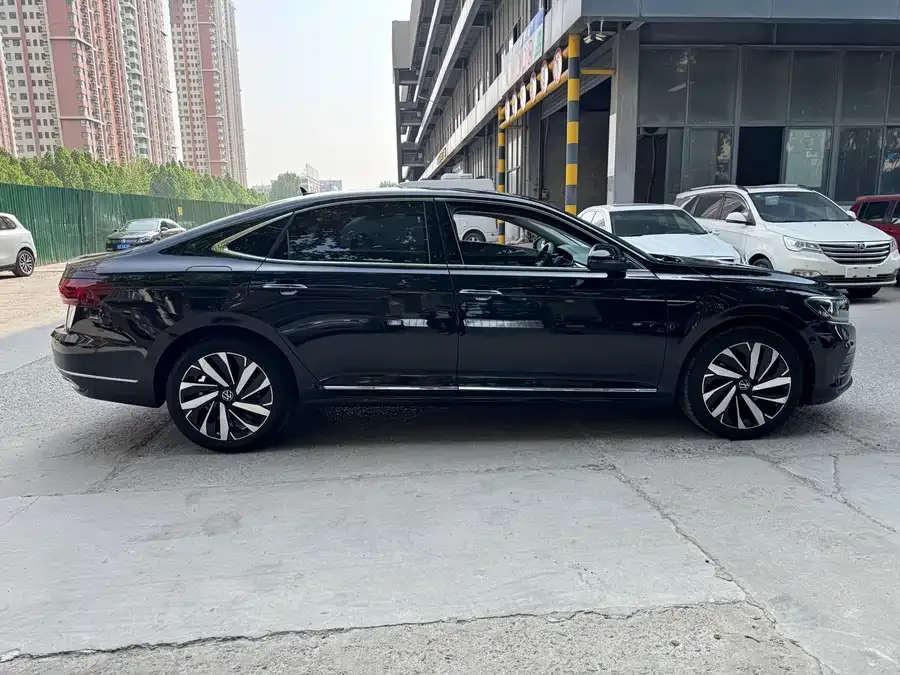 Volkswagen Passat Passat 2022 330TSI Deluxe Edition 2022 — миниатюра 2