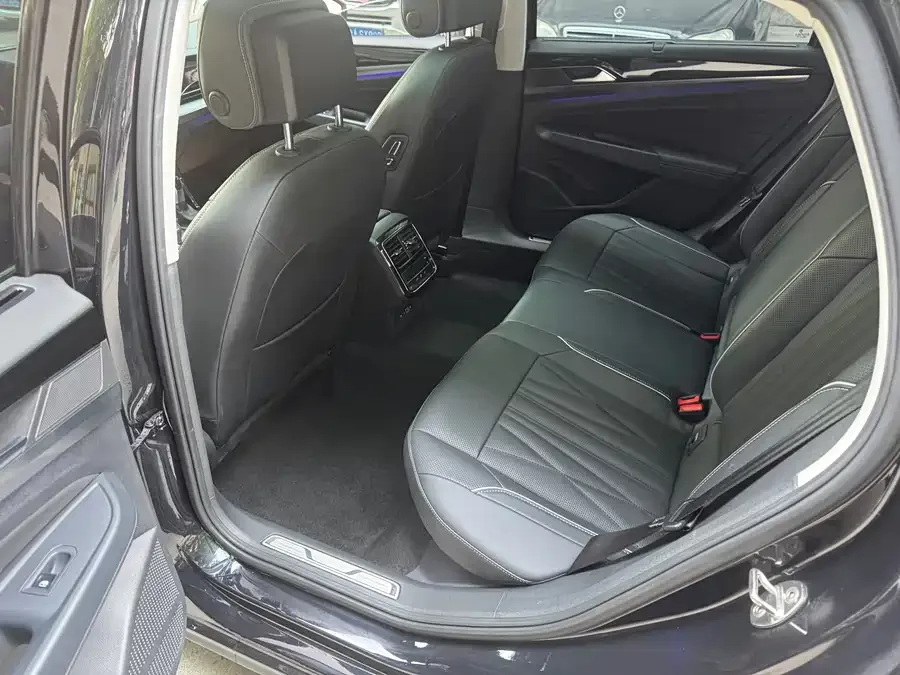 Volkswagen Passat Passat 2022 330TSI Deluxe Edition 2022 — миниатюра 4
